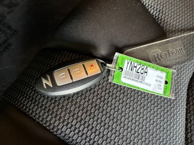 Vehicle image 24 of 27