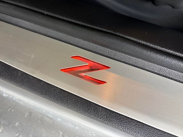 Vehicle image 21 of 27