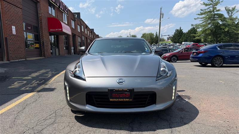 2018 Nissan 370Z Touring Image 2 of 25