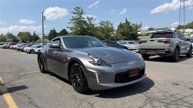 2018 Nissan 370Z Touring Image 3 of 25