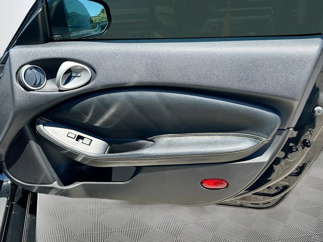 Vehicle image 27 of 31