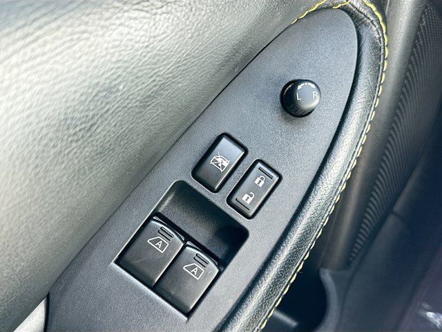 Vehicle image 17 of 31