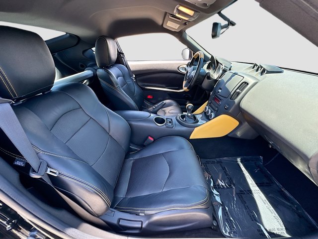Vehicle image 25 of 31