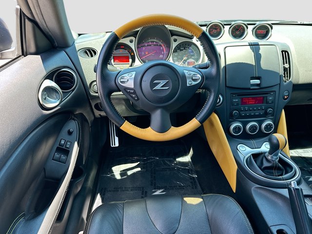 Vehicle image 21 of 31
