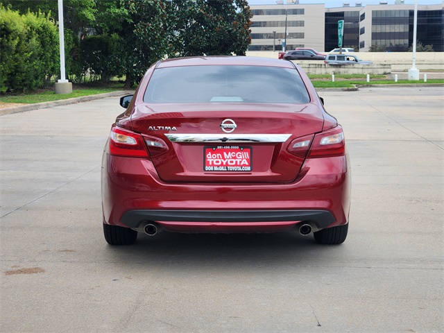Vehicle image 5 of 33