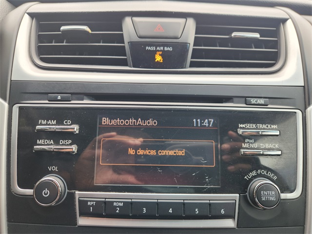 Vehicle image 21 of 33