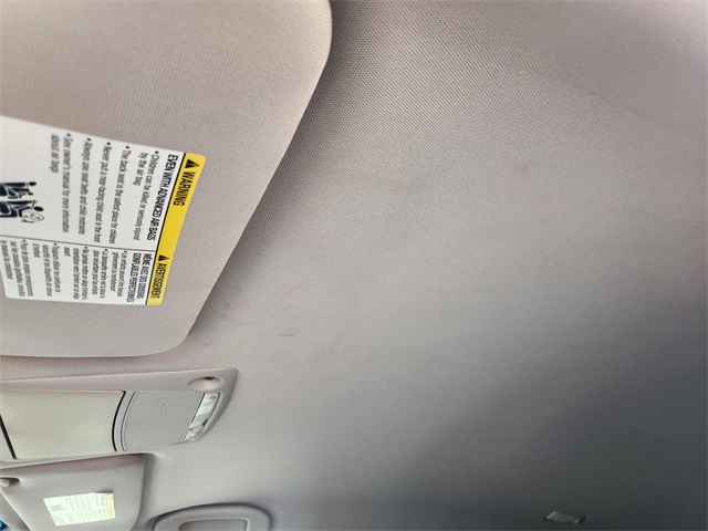 Vehicle image 27 of 33