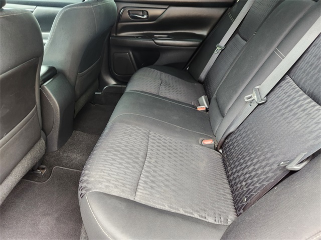 Vehicle image 14 of 33