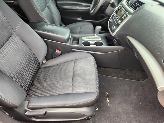 Vehicle image 15 of 33