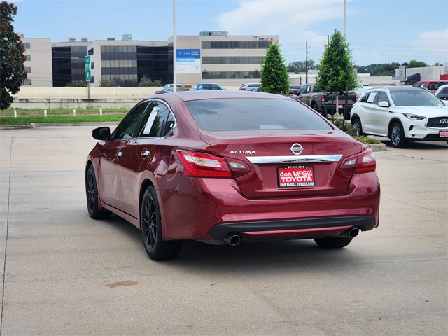 Vehicle image 6 of 33