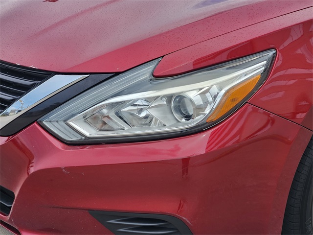 Vehicle image 25 of 33
