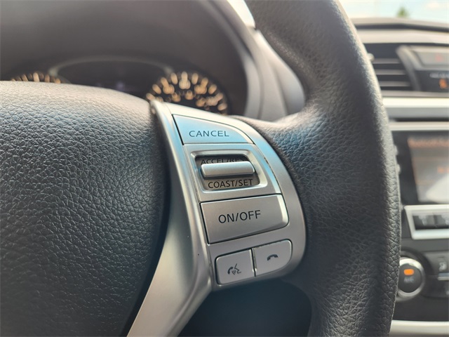 Vehicle image 31 of 33