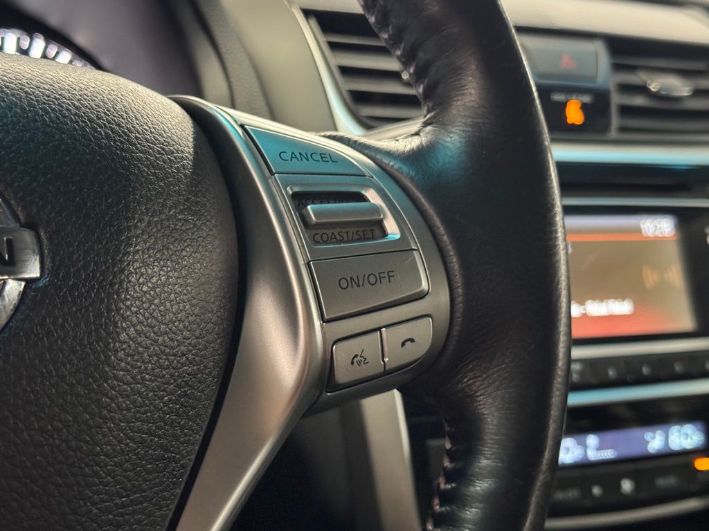 2018 Nissan Altima 2.5 SL Image 17 of 36