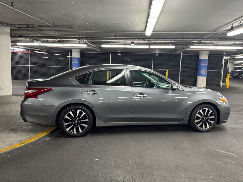 2018 Nissan Altima 2.5 SL Image 6 of 36