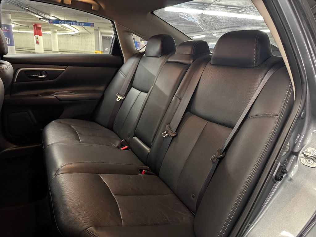 2018 Nissan Altima 2.5 SL Image 12 of 36
