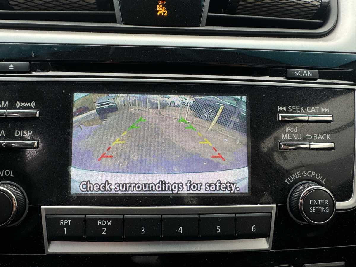 Vehicle image 23 of 31