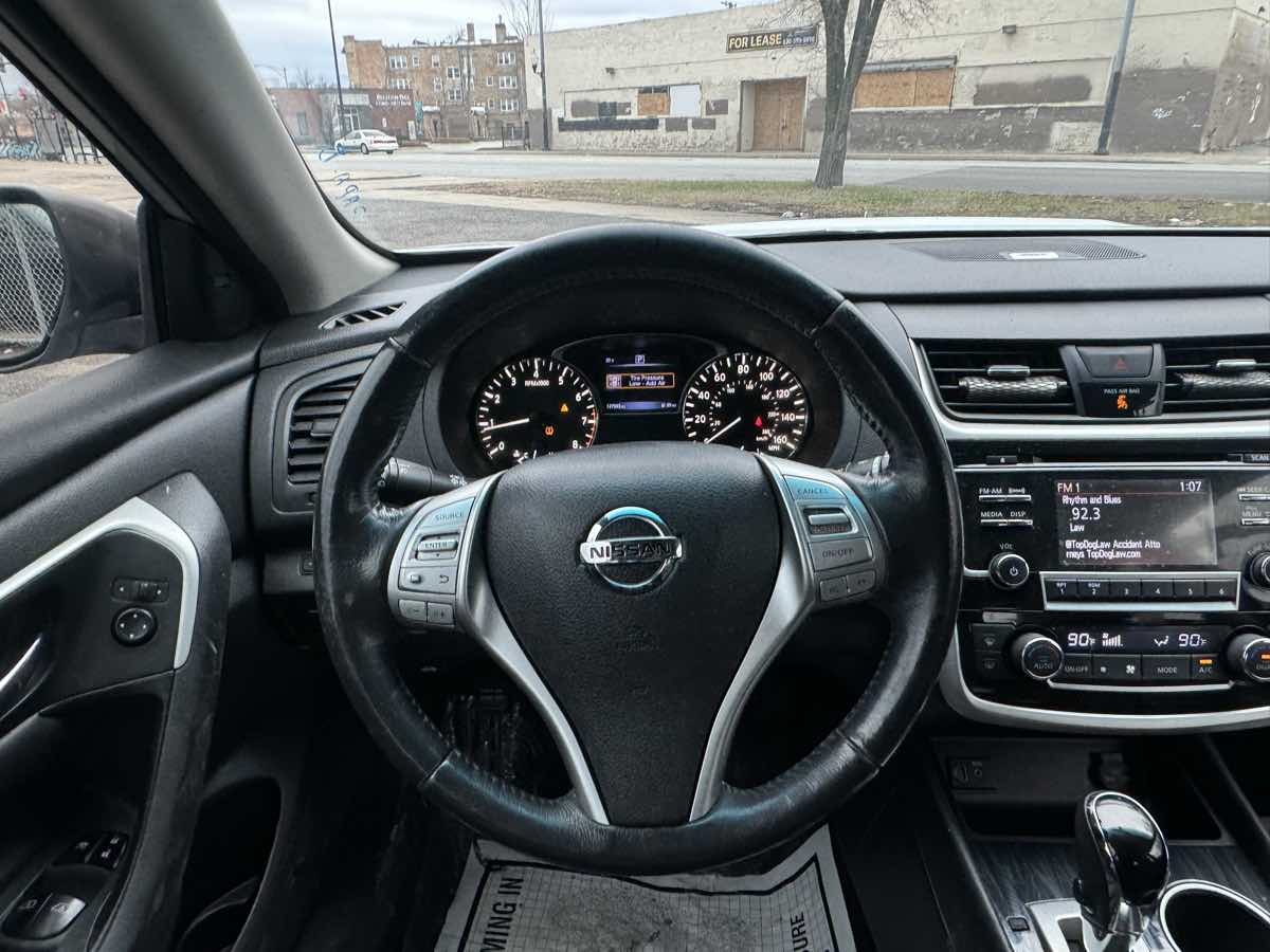 Vehicle image 15 of 31