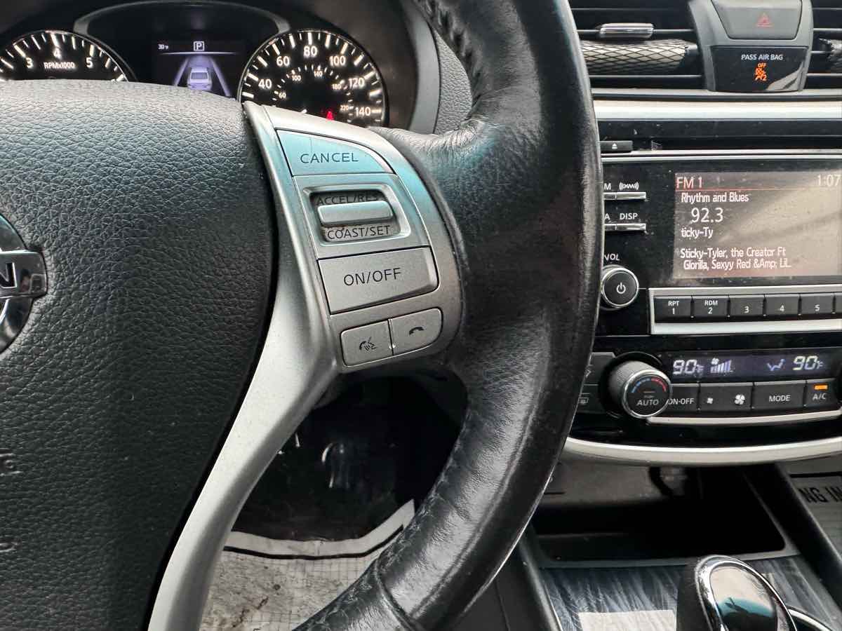 Vehicle image 19 of 31