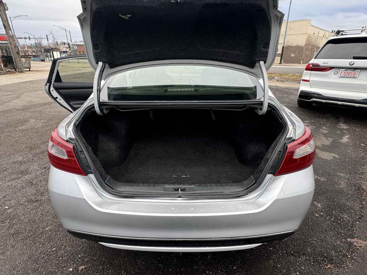 Vehicle image 29 of 31