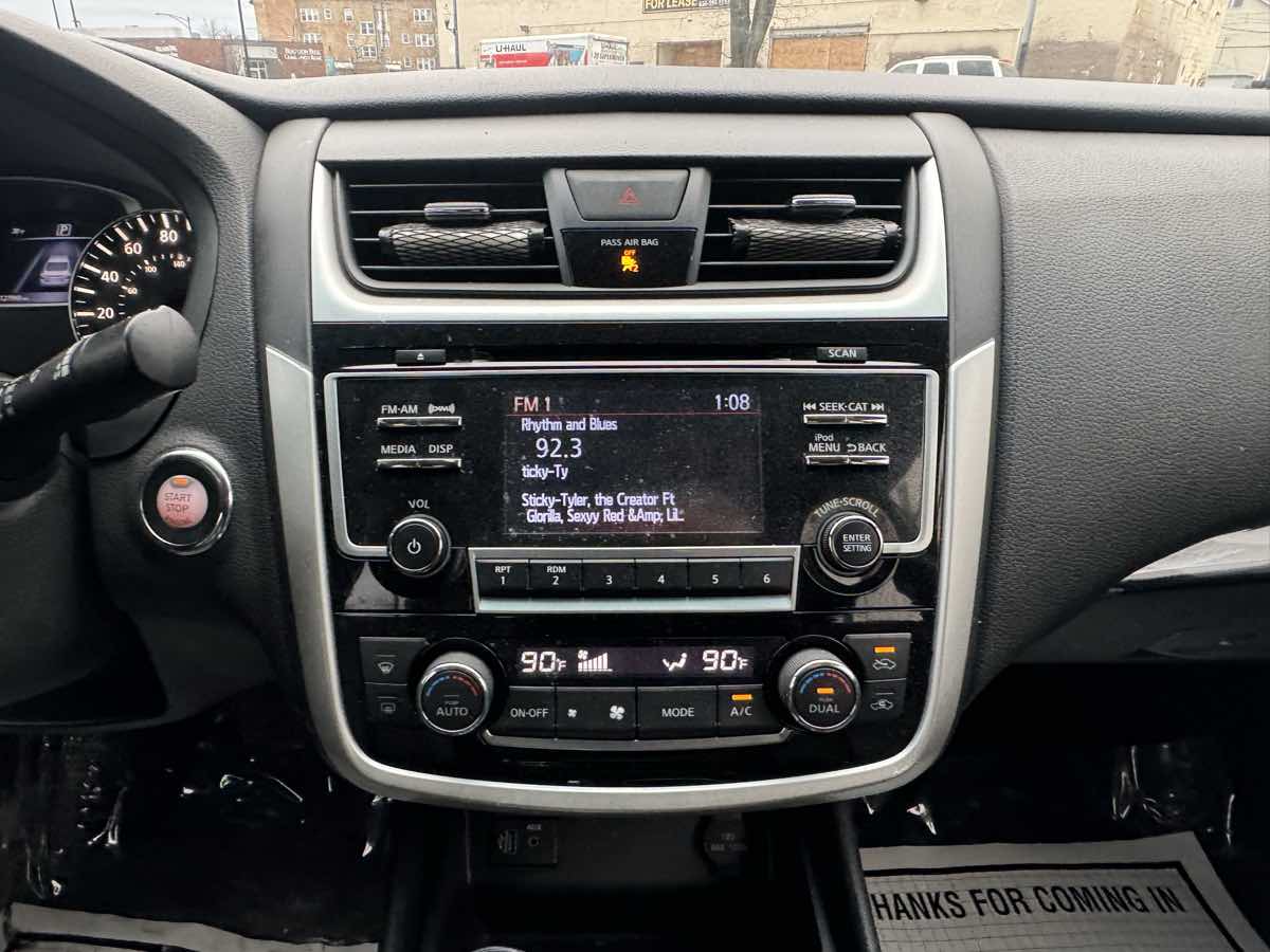 Vehicle image 20 of 31