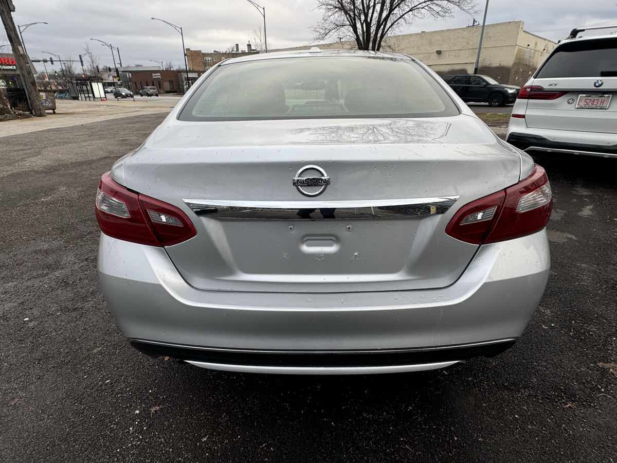 Vehicle image 5 of 31