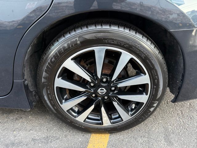 2018 Nissan Altima 2.5 SL Image 11 of 40