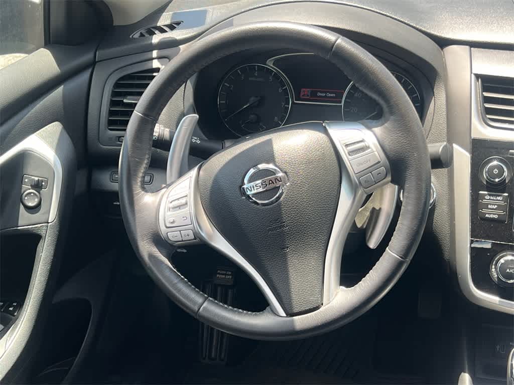 Vehicle image 13 of 14
