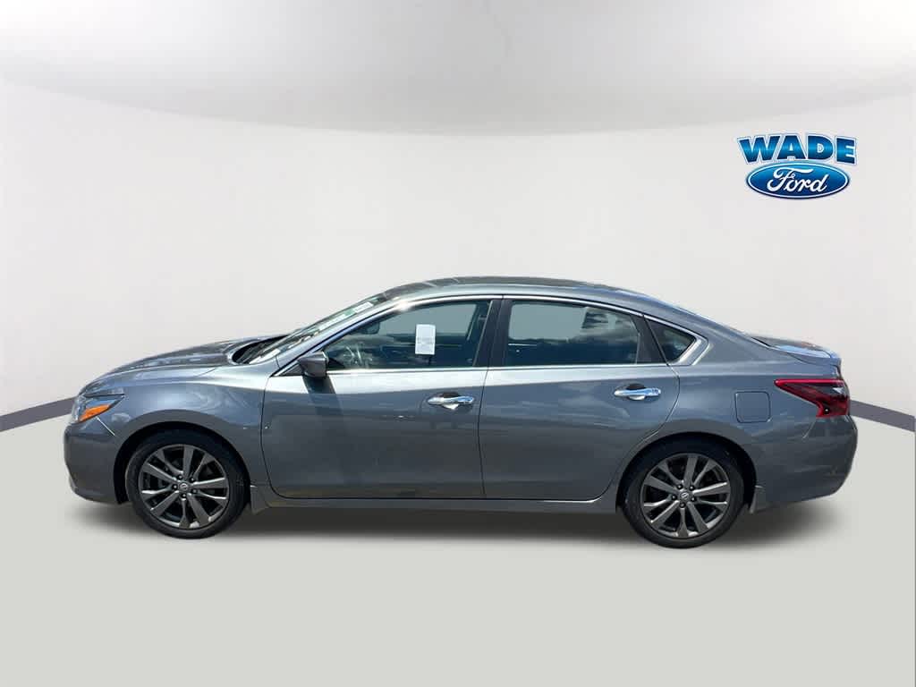 Vehicle image 6 of 14