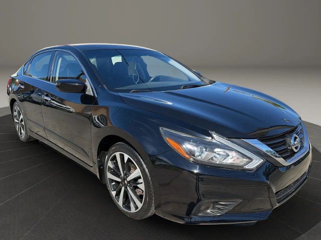 2018 Nissan Altima 2.5 SR Image 3 of 31