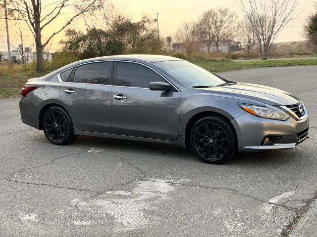 2018 Nissan Altima 2.5 SR Image 3 of 72