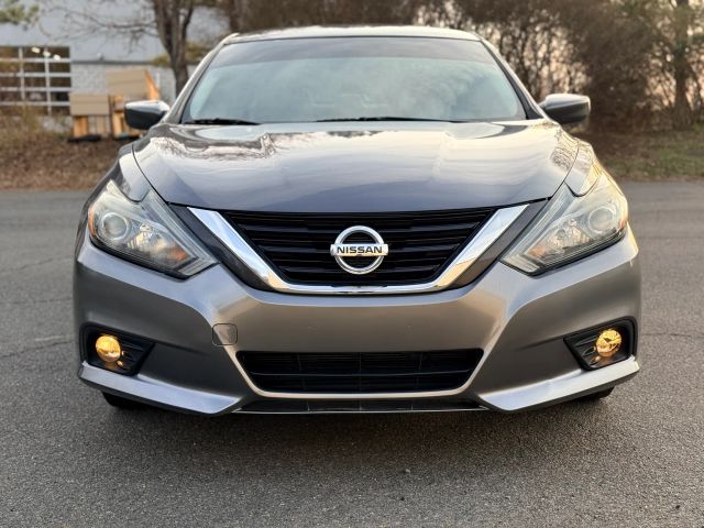 2018 Nissan Altima 2.5 SR Image 2 of 72