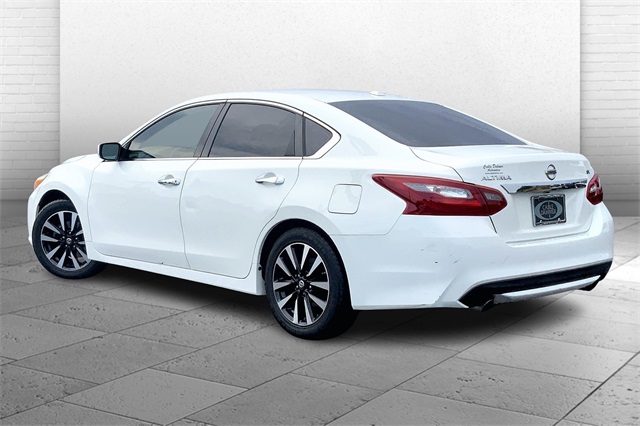 2018 Nissan Altima 2.5 SV Image 6 of 28