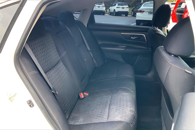 2018 Nissan Altima 2.5 SV Image 10 of 28