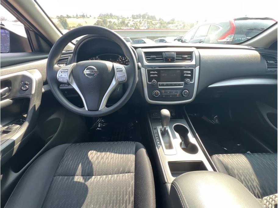 Vehicle image 13 of 24