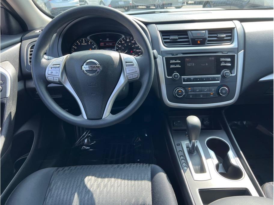 Vehicle image 14 of 24
