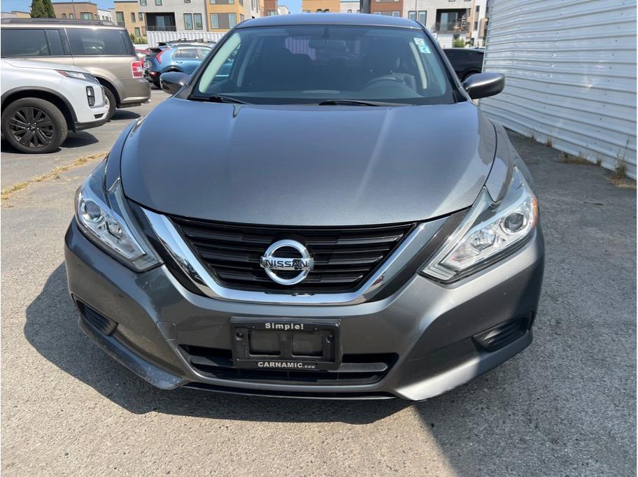 Vehicle image 23 of 24