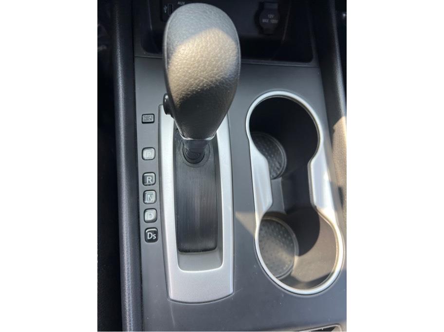 Vehicle image 17 of 24