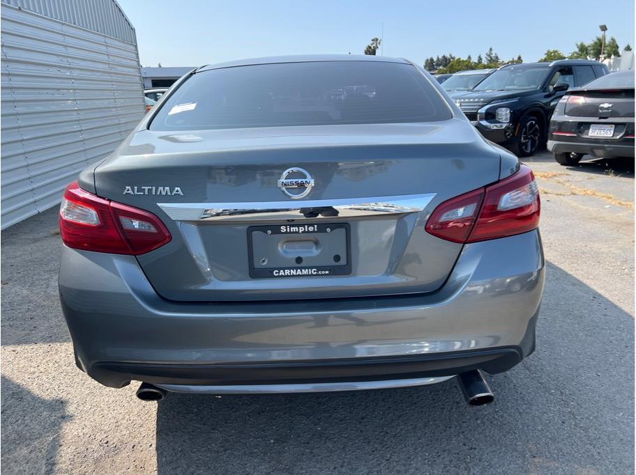 Vehicle image 5 of 24