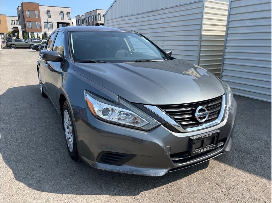 Vehicle image 2 of 24