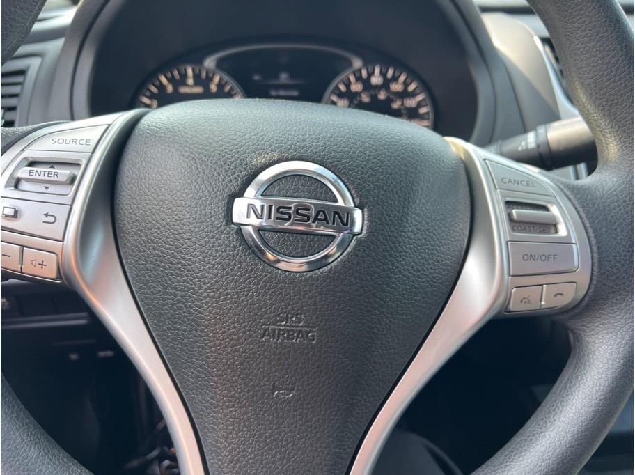 Vehicle image 15 of 24