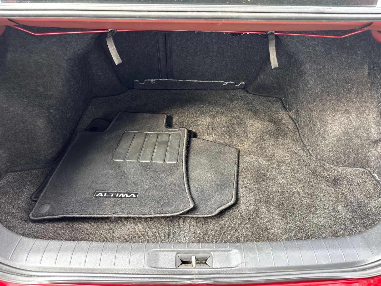 Vehicle image 4 of 32