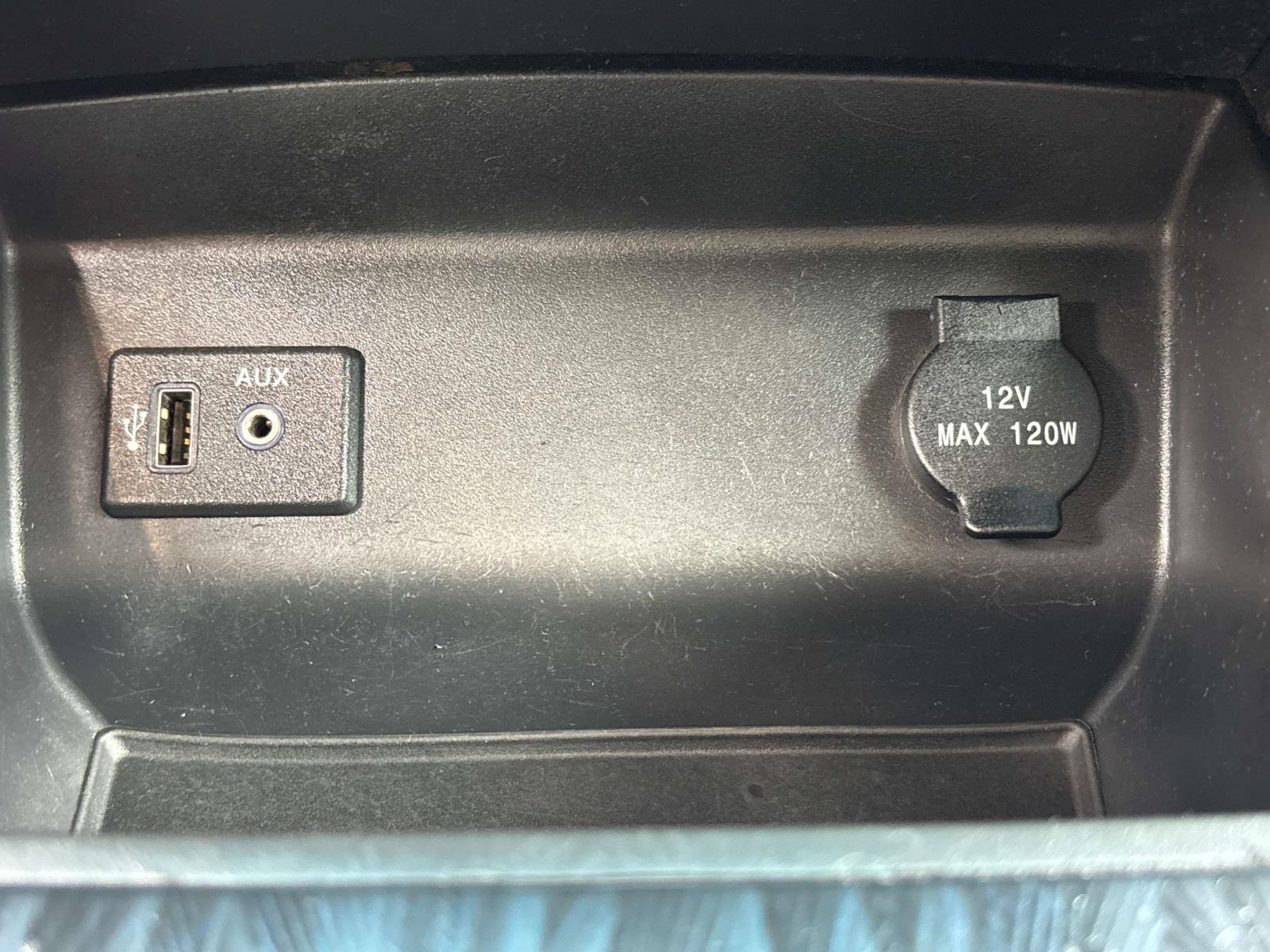 Vehicle image 14 of 32