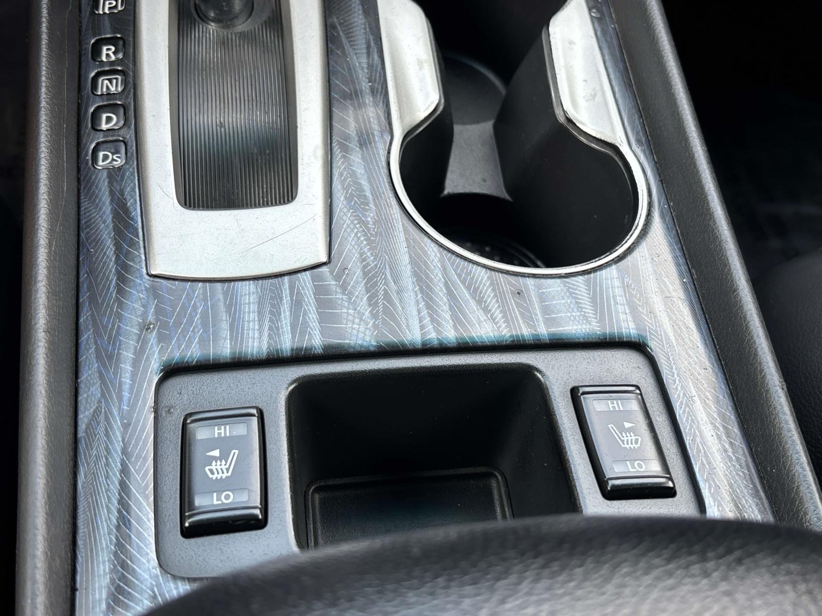 Vehicle image 25 of 32