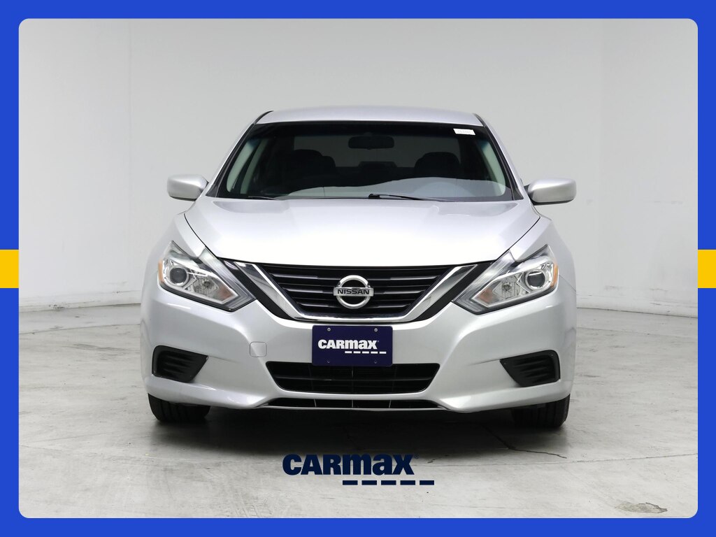 2018 Nissan Altima 2.5 S Image 2 of 19