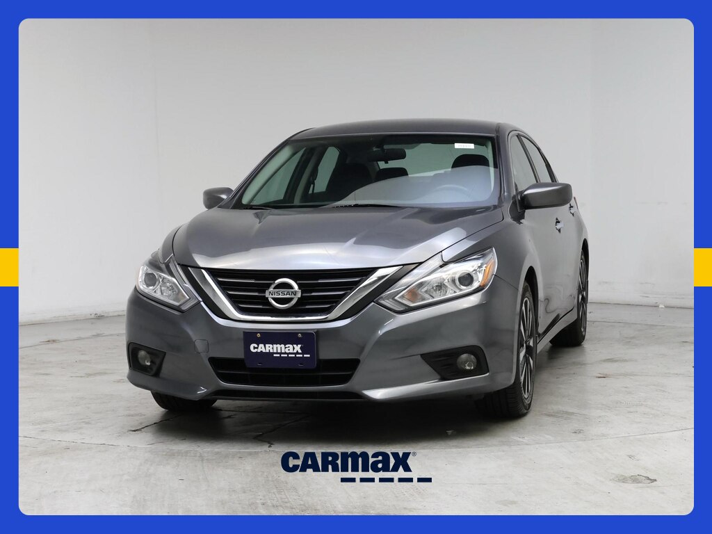 2018 Nissan Altima 2.5 SV Image 2 of 21