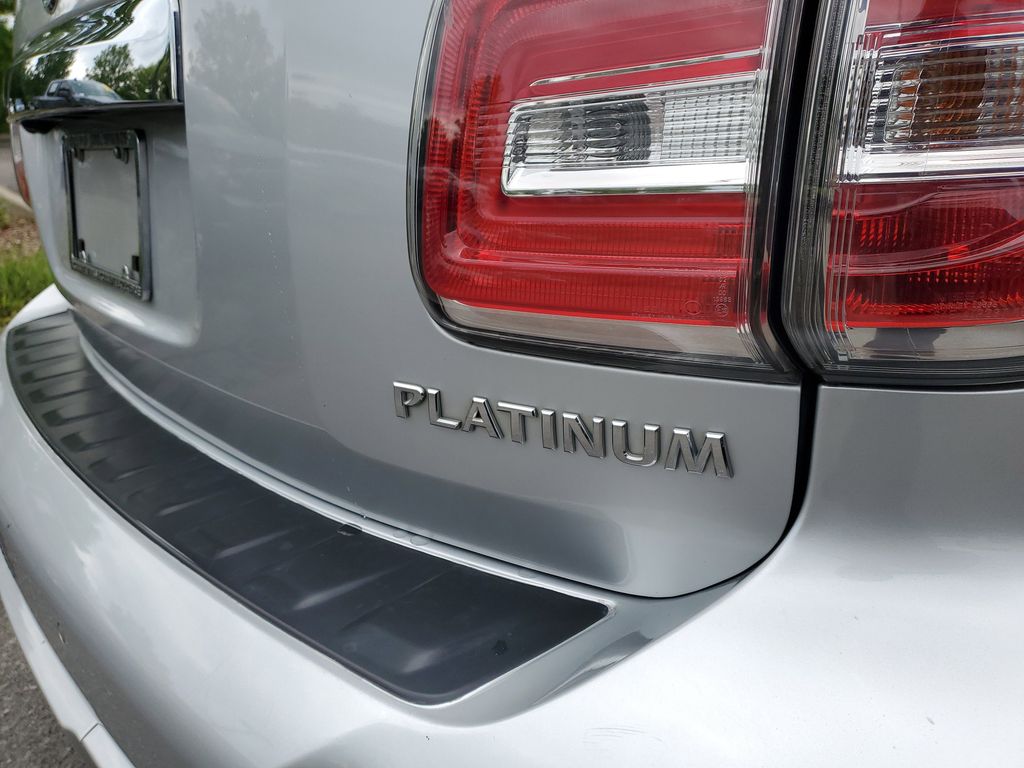 Vehicle image 6 of 33