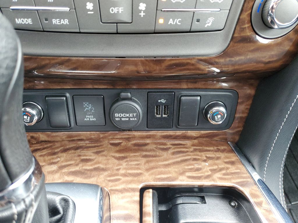 Vehicle image 32 of 33
