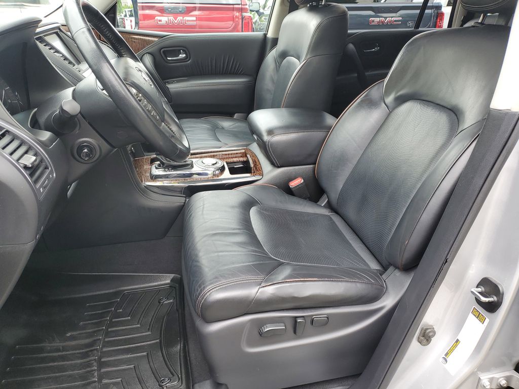 Vehicle image 19 of 33