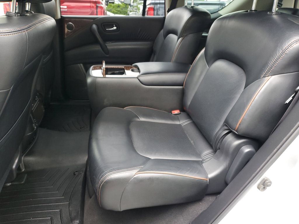 Vehicle image 12 of 33
