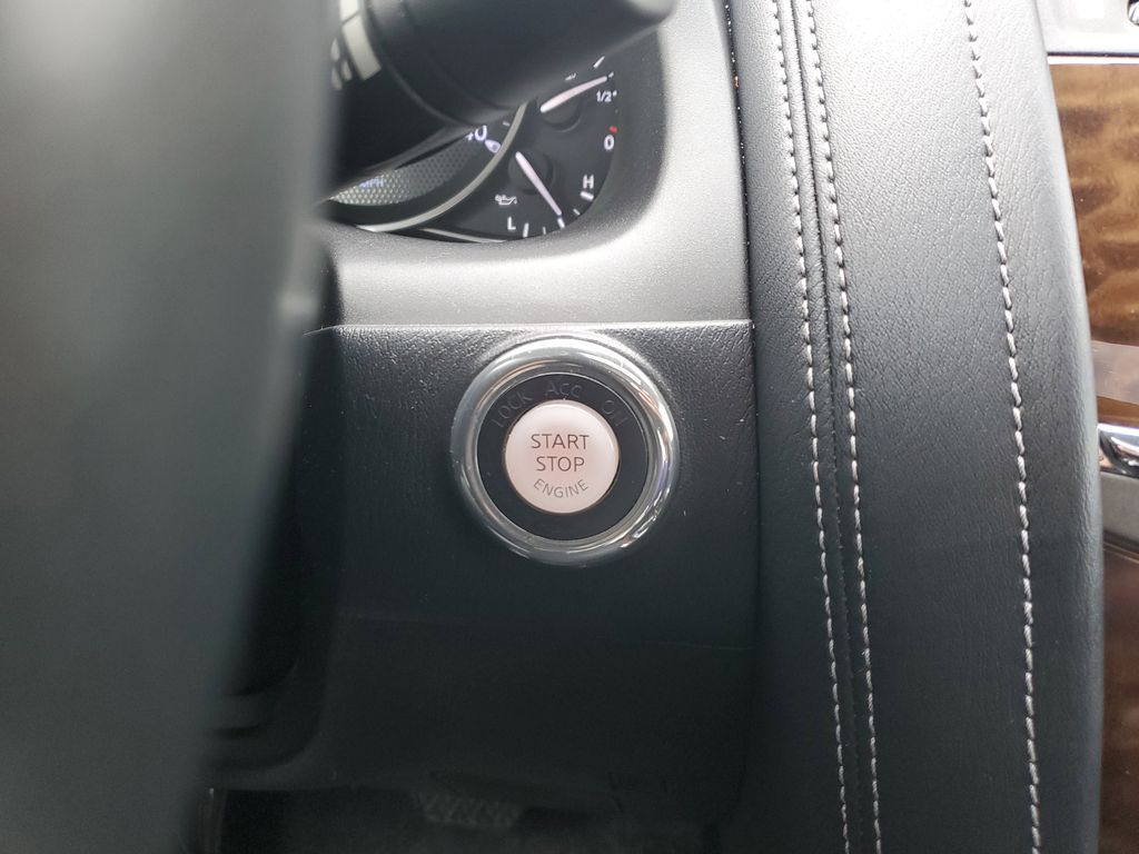 Vehicle image 27 of 33